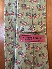 VINEYARD VINES Silk Tie Martha s Vineyard Seafood Lobster Clams Green Pink Ocean