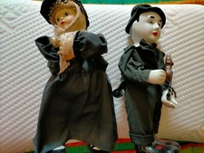 Lot de 2 poupées musicales automates des années 70