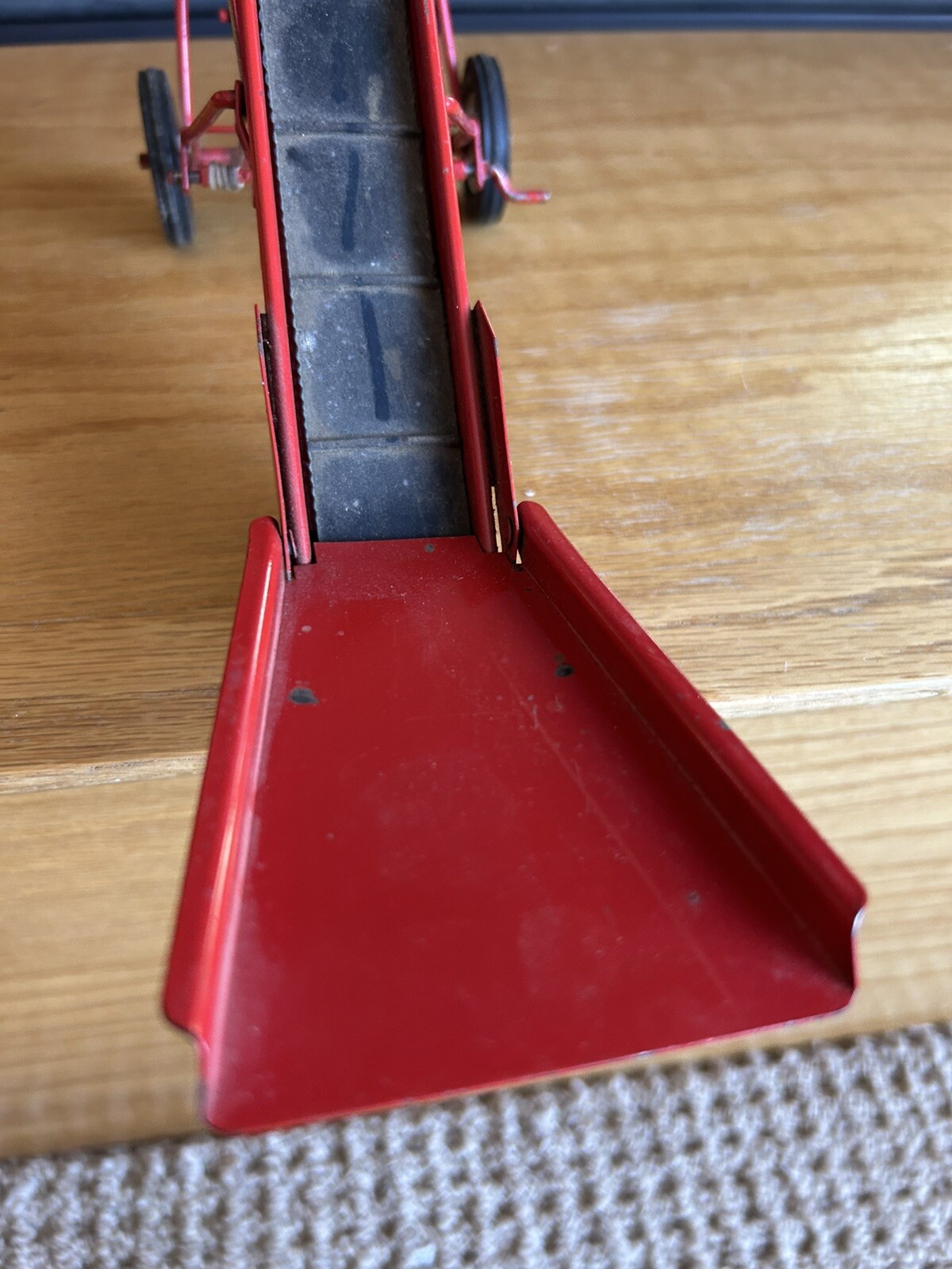 Picture 4 of 8