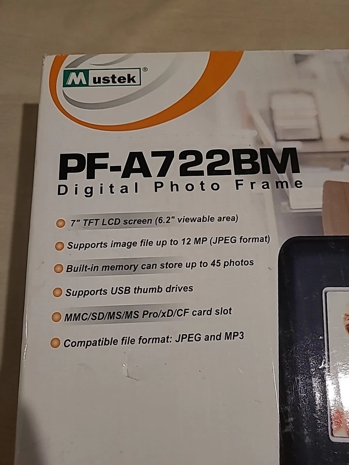 PF-A722BM Digital Photo Frame  7" frame  MP3 Music Holds 45 Pictures - Image 3 of 4