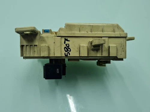 8273060060 Caja Reles/Fusibles para TOYOTA LAND CRUISER (J9) 2001 120743 - Imagen 2 de 9