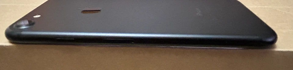 Apple iPhone 7 - 32GB - Black - Unlocked Good condition - Image 3 of 4