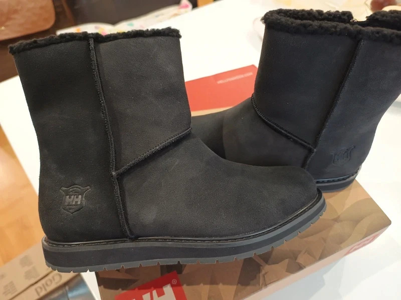 Nuevas botas Helly Hansen cálidas tallas 38 y 39.3