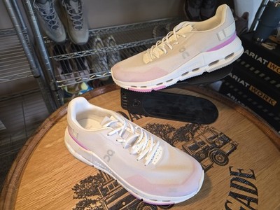 NEW ON Cloudnova Form, Women s Size 9.0