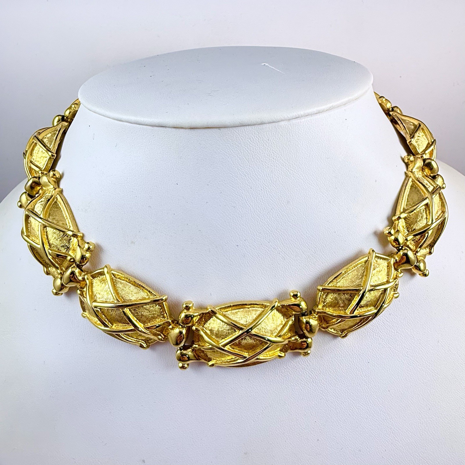 Vintage ANN KLEIN Etruscan Runway Chunky Gold Tone Oval Link Collar Necklace 17
