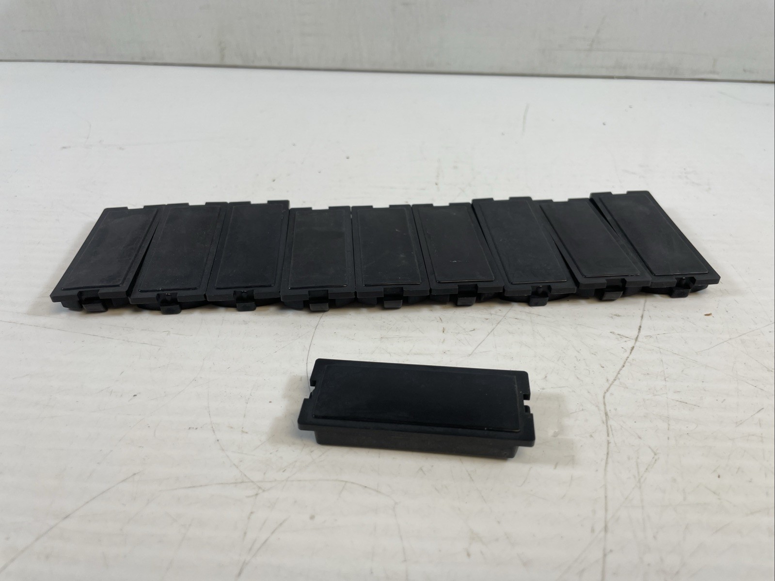 LOT OF 10 -Eaton Cutler-Hammer 5155C62H01 Panelboard Blank Plate Breaker Fillers