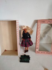 POUPEE PEYNET - BEAUX ART - AVEC BOITE TENUE ACCESOIRE   VINTAGE 1960