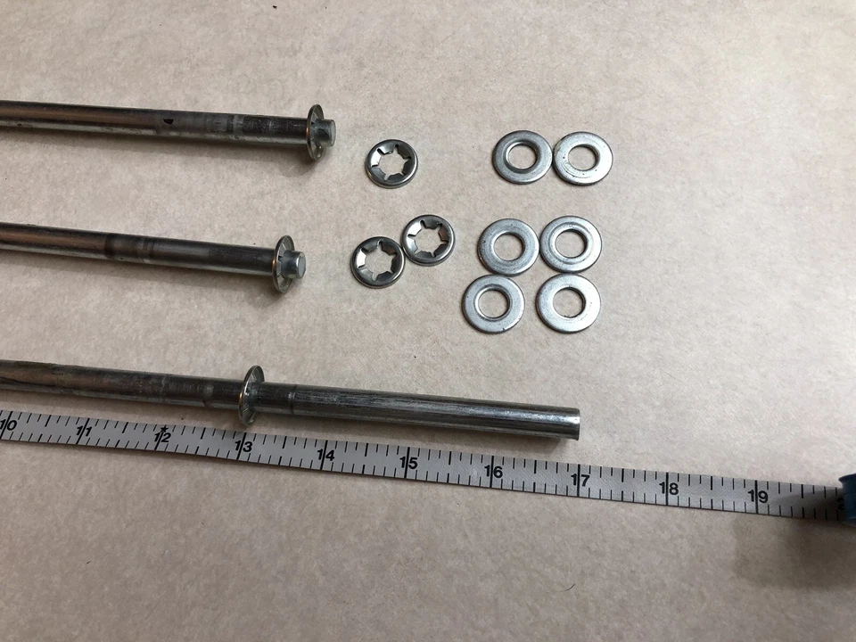 Juego completo de 3 clavijas Perego Thomas the Train Track Rider Ride-On Axle Foto 2 de 4