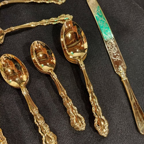 Oneida Flatware Set + Extra Serving Pieces - Picture 9 of 10