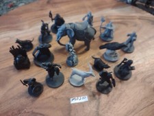 DND Pathfinder Warhammer Tabletop Wargaming Miniatures lot of 17 Primed MA200