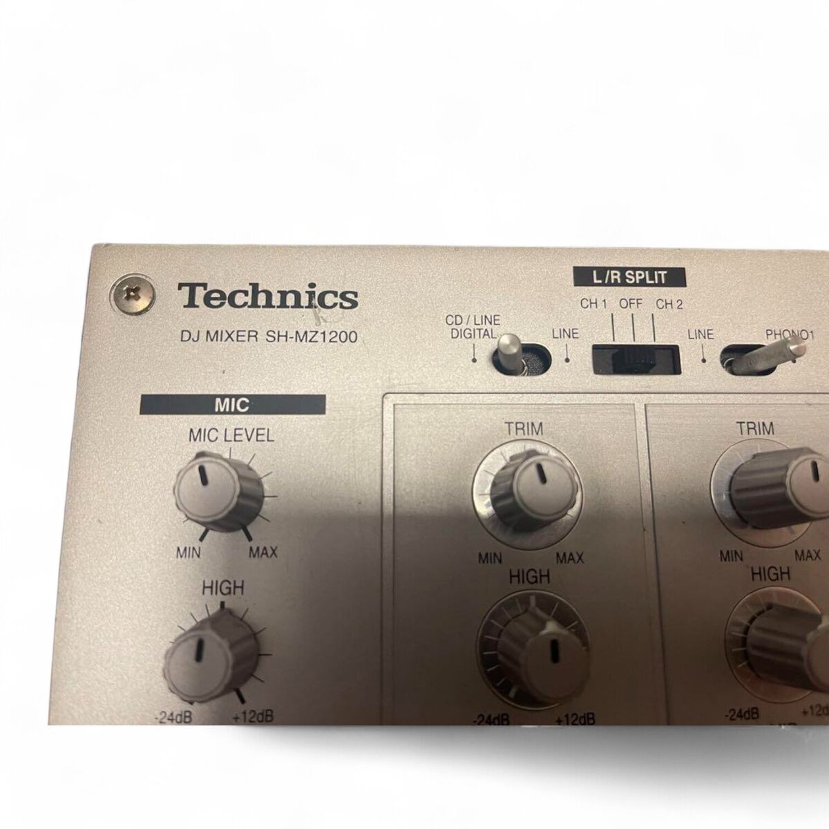 Technics SH-MZ1200 4-channel DJ Mixer Silver 3-Band Technics SH-MZ1200 4-channel DJ Mixer Silver 3-Band