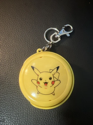 Vintage Toy 90's Pokemon Pikachu Yo-Yo Keychain WORKS GOOD CONDITION