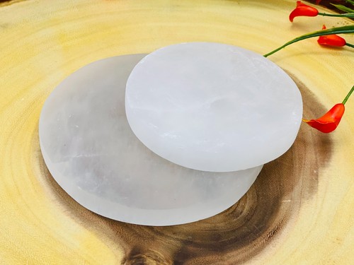 Selenite Charging Station, Selenite Round Charging Plate, Reiki Plate, 4" & 5" - Picture 8 of 9