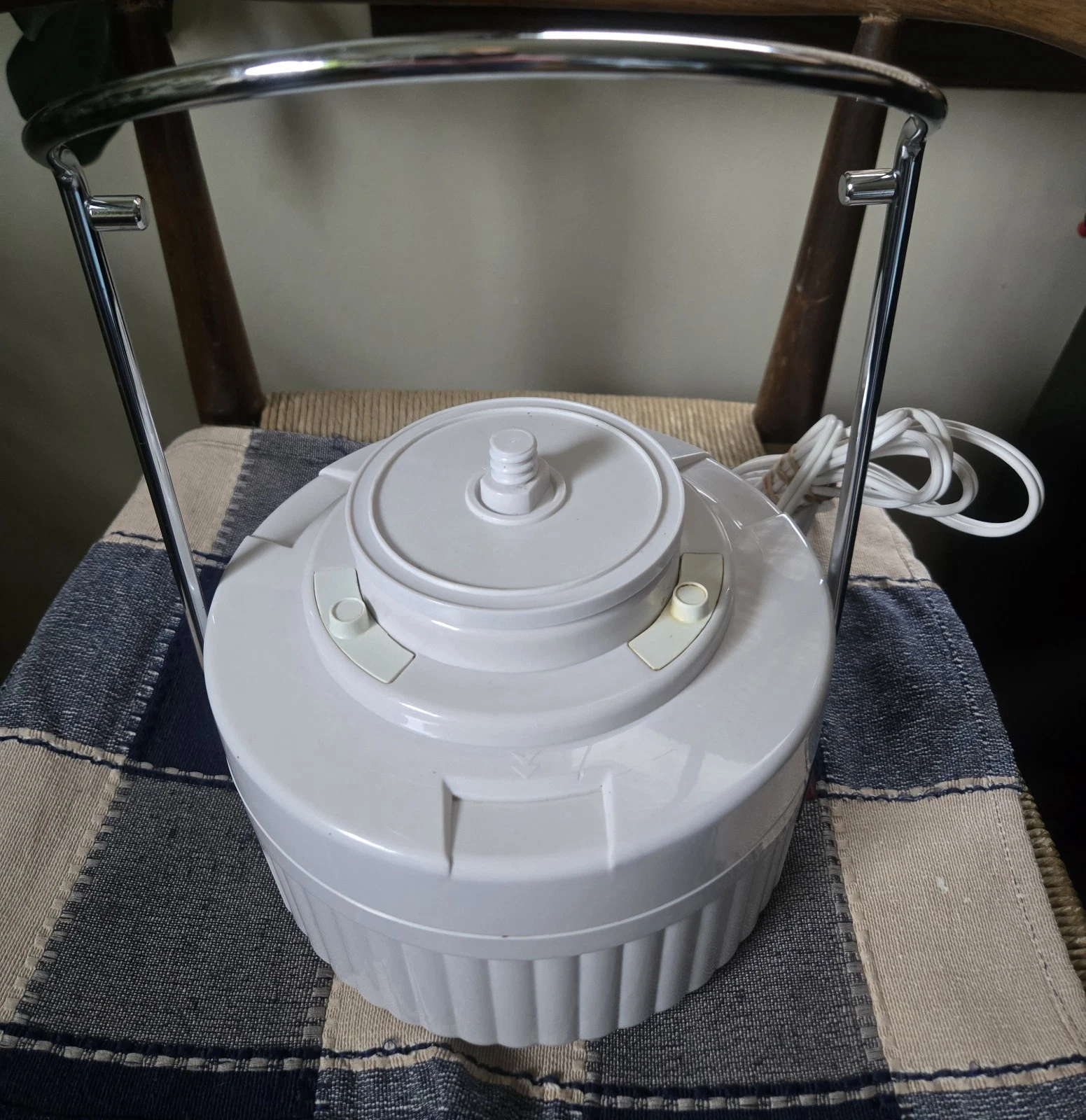 Jack LaLanne's Power Juicer CL-003AP Original Classic in White Works Great