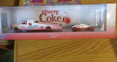 M2 Machines Haulers 1969 Ford F250 Belly Tanker 750 pc CHASE Cherry Coke