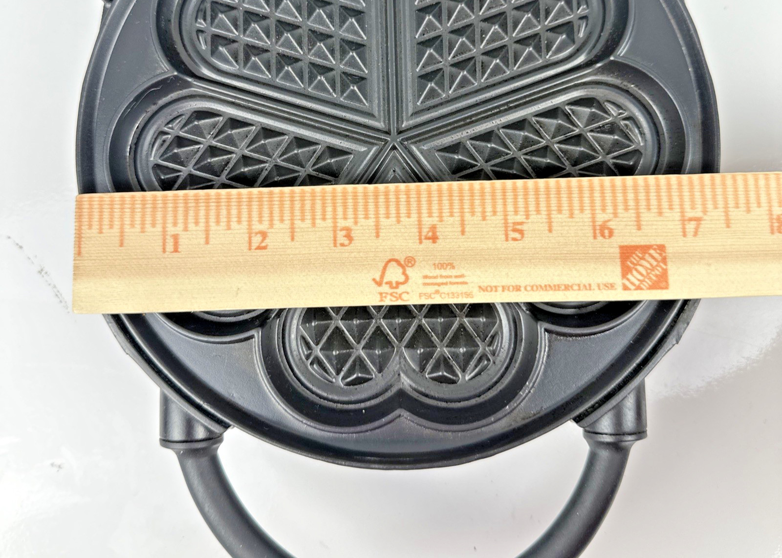 VillaWare Perfect Waffler Professional 7" Heart Shaped Waffle Maker V3100 TESTED
