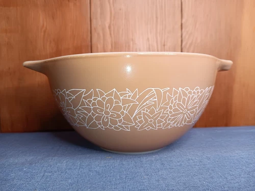 Vintage PYREX "Woodland" Nesting Cinderella Bowl #441 1 1/2 Pt Brown Small