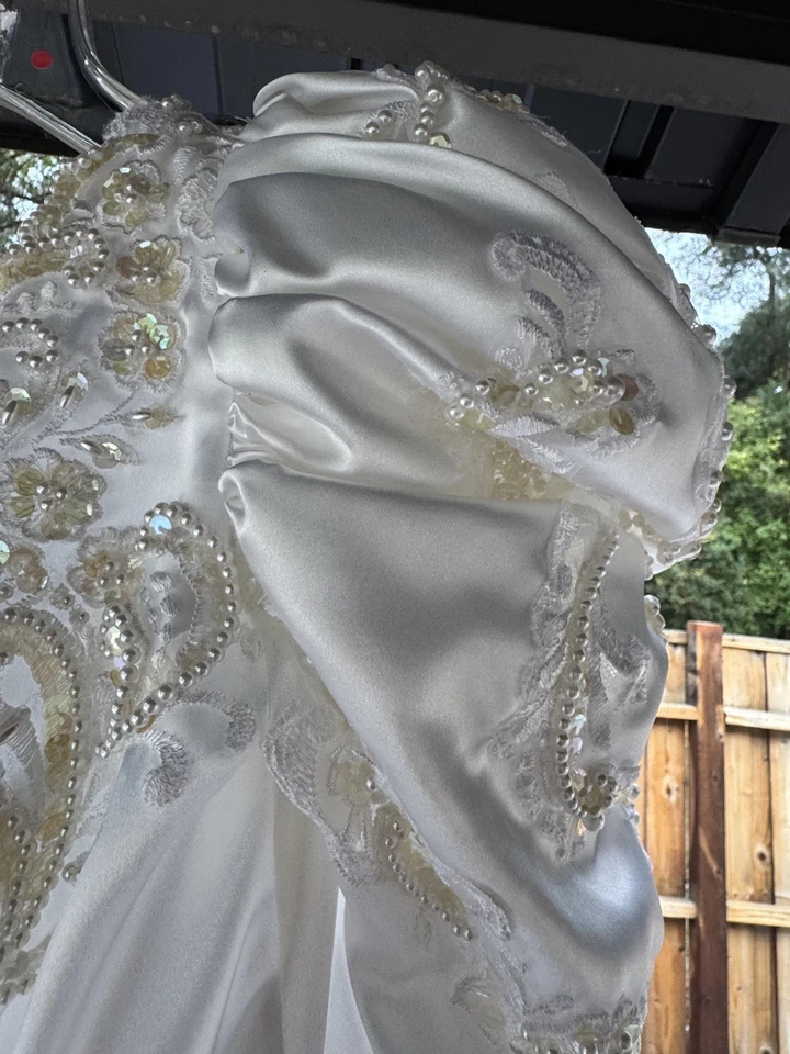 Vestido de novia Mon Cheri blanco roto lentejuelas suave satinado manga larga talla 12 Foto 2 de 4