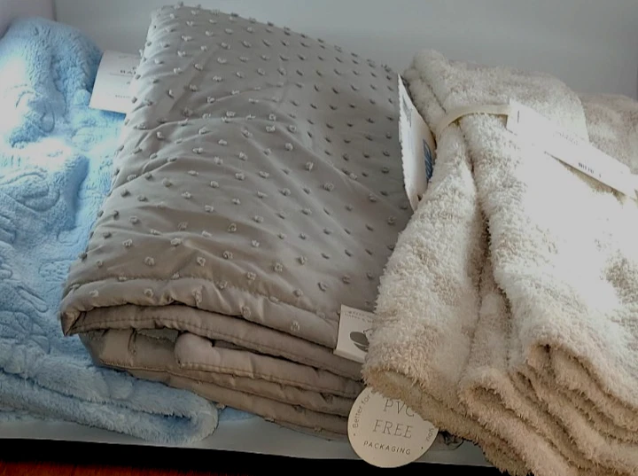 Lote de 3 NUEVAS Mantas Bebé Carosello Gris Just Imagine Azul Deportivas Acogedoras Tejidas Tostadas Foto 2 de 4