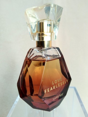 Eau de Parfum LOVE FEARLESSS Mary Kay 50 ml EE. UU. - Imagen 3 de 8