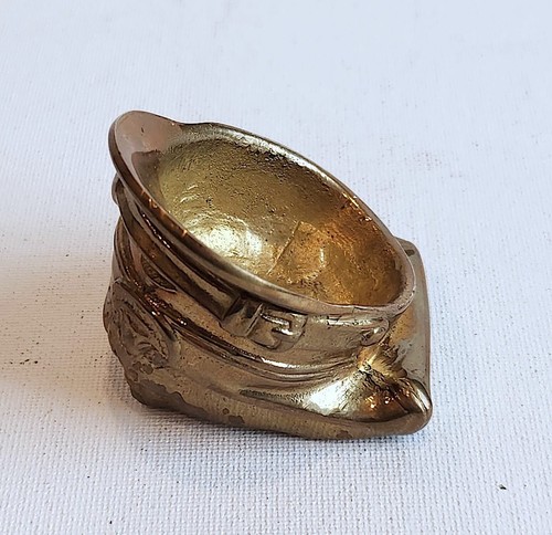 Cappello berretto militare vintage metallo ottone fusione PESO CARTA Rogatywka Polonia anni '30 - Foto 8 di 9