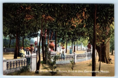 En el parque de Carmen Romero Rubio de Diaz - Cuernavaca MEXICO UDB Postcard