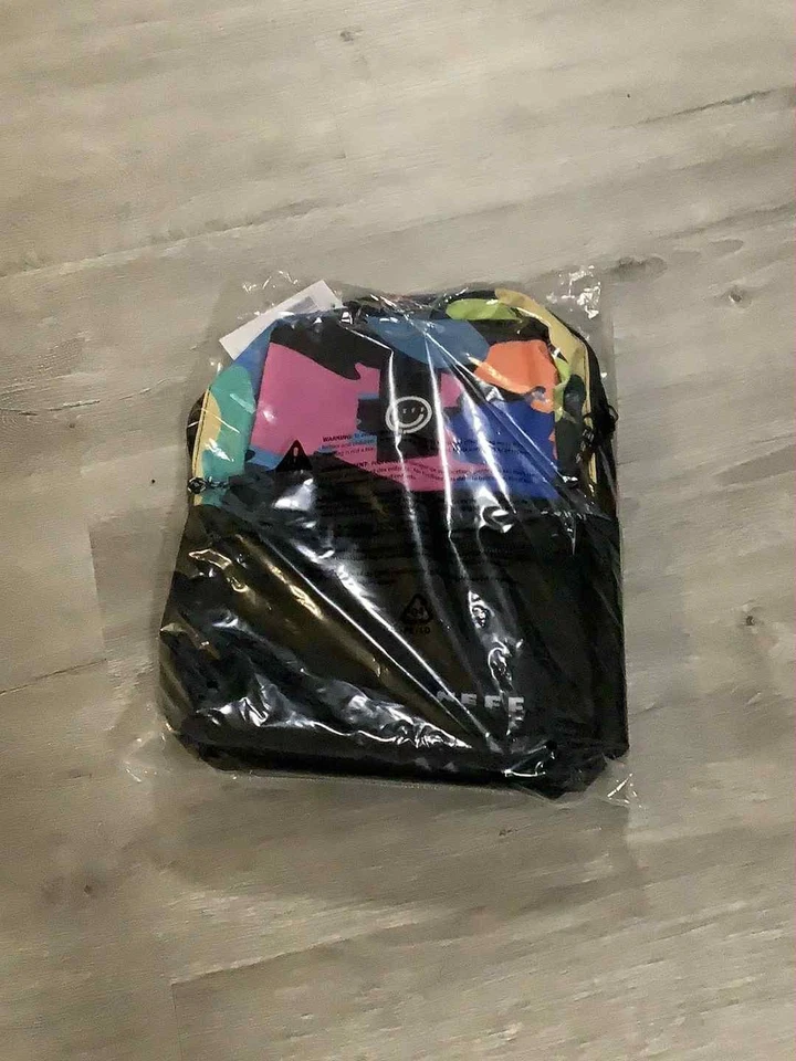 Neff 吊袋 Covershot 2.0 背包迷彩多色迷彩全新带标签 — 第 3/4 张图片