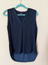 Vince Camuto V Neck Sleeveless Blouse Top Size Women’s Small Navy Pleated Back