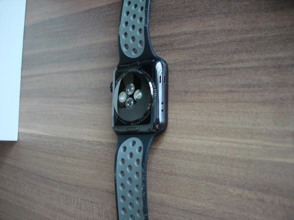 Apple Watch Series 2 Space Black Stainless 42 mm Edelstahl Nike Sportarmband - Bild 3 von 3