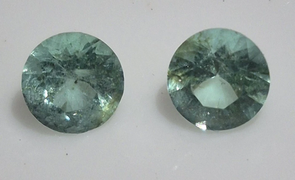 MATCH PAIR LIGHT PASTEL GREEN EMERALDS mm5 0.78ct UNTREATED - Image 4 of 4