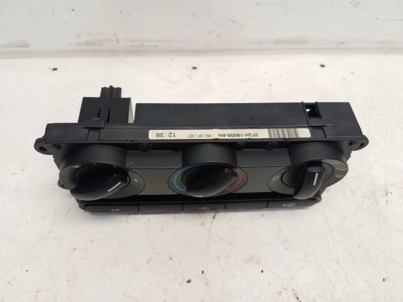 Ford Five Hundred 2005-07 control de temperatura con aire acondicionado - control manual  Foto 2 de 4