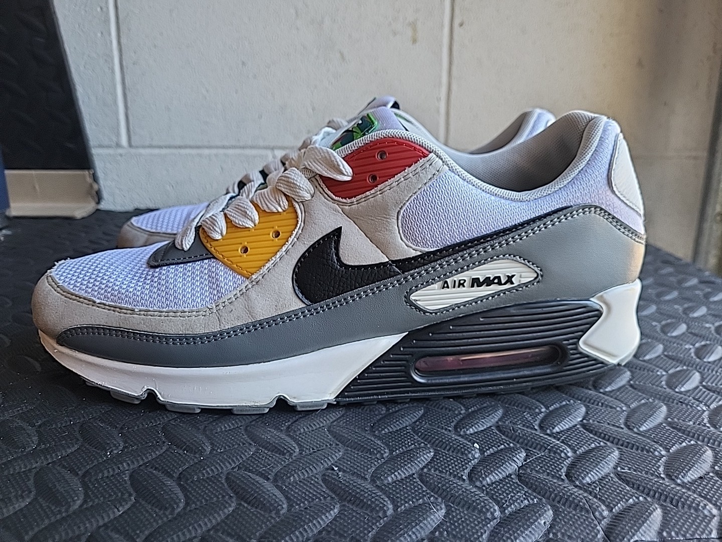 Nike Air Max 90 Peace, Love, Basketball Sneakers Size13 Preowned VG thumbnail 3