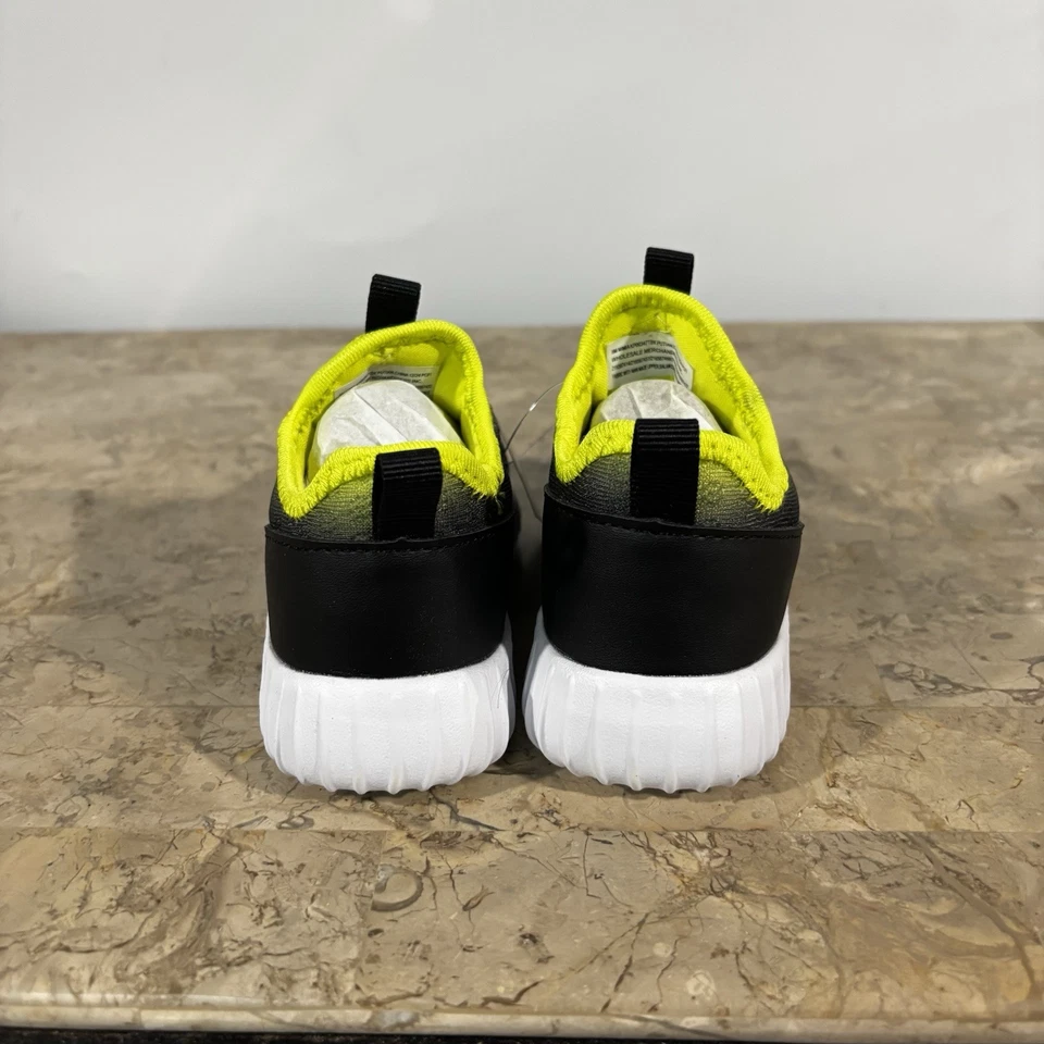 Falls Creek 学步儿童男孩 Mimia 运动鞋 8 码 — 第 3/4 张图片