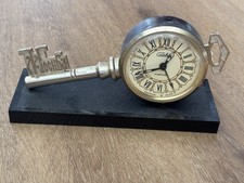 Vintage Tischuhr „Slava“ (Слава) – Mechanische Uhr – 11 Steine …