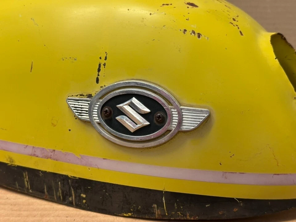 Suzuki TC120 1969-1971 tanque de gasolina ¡original limpio! ¡Amarillo con emblemas! Foto 2 de 4