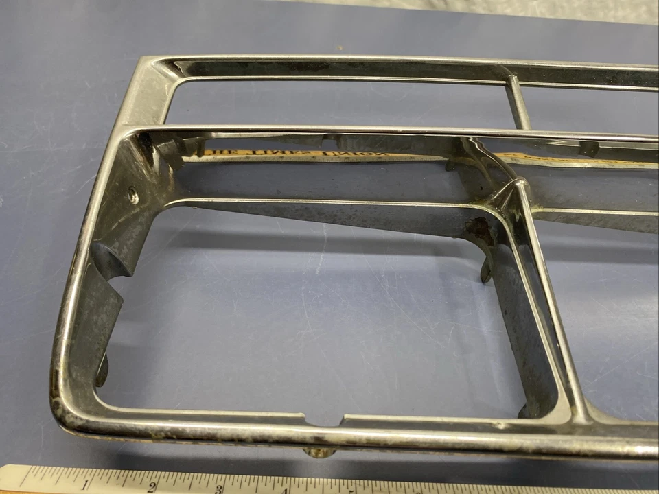 Bisel de faro izquierdo izquierdo cromado Chevrolet Celebrity 1984-1985 14056934 Foto 3 de 4