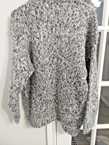 Wang Kong Sweater Black,Gray & White Color - Picture 4 of 8