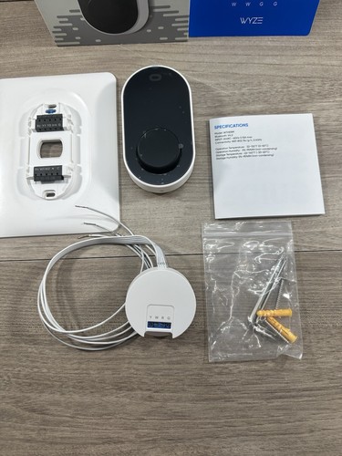 Wyze WTHERM Smart Thermostat - Picture 2 of 3