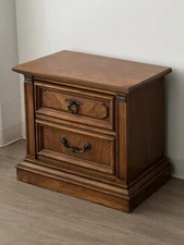 Stanley Furniture Vintage Classic Traditional Nightstand / Side Table 