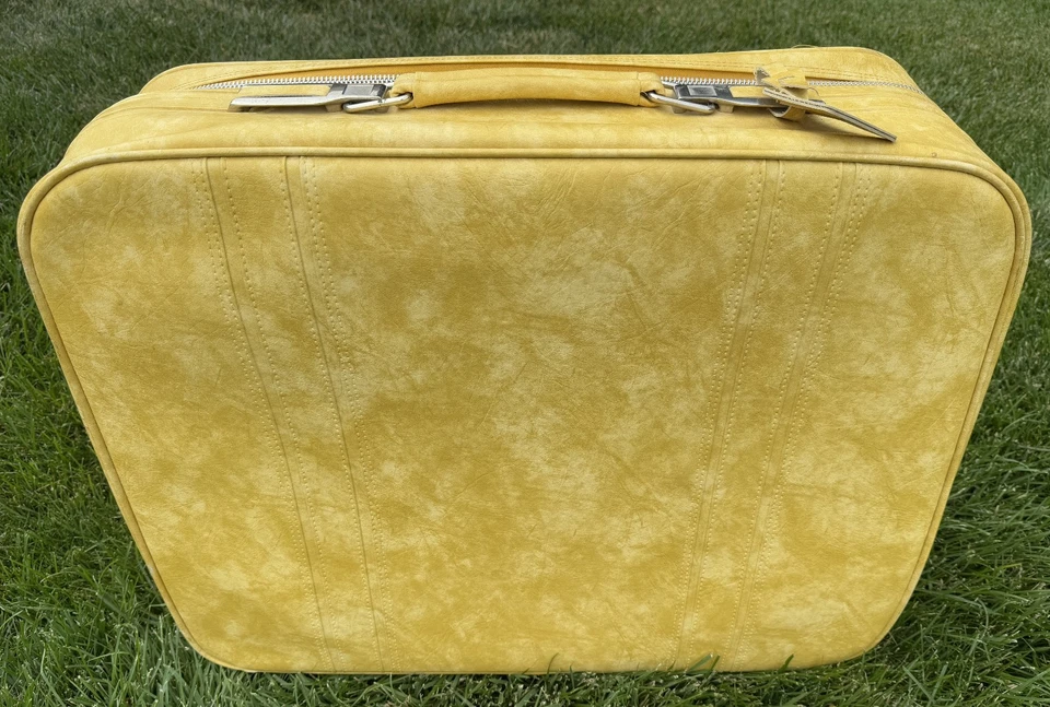 SAMSONITE Sonora - Vintage MCM Yellow Soft Suitcase Luggage + ID Tag - 28x22x10 - Image 2 of 4