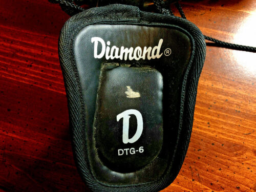 MacGregor™ ~ Umpire / Catchers Mask w/ Throat Protector ~ Diamond D DTG-6 - Picture 4 of 4