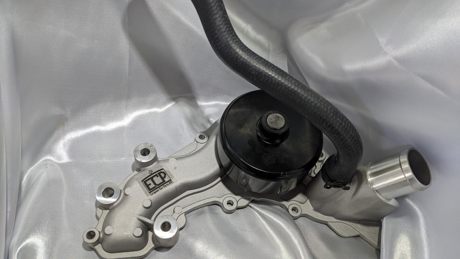 Maserati GHIBLI FROM 2014 ON WATER PUMP AND GASKET 297912 299667 NEW