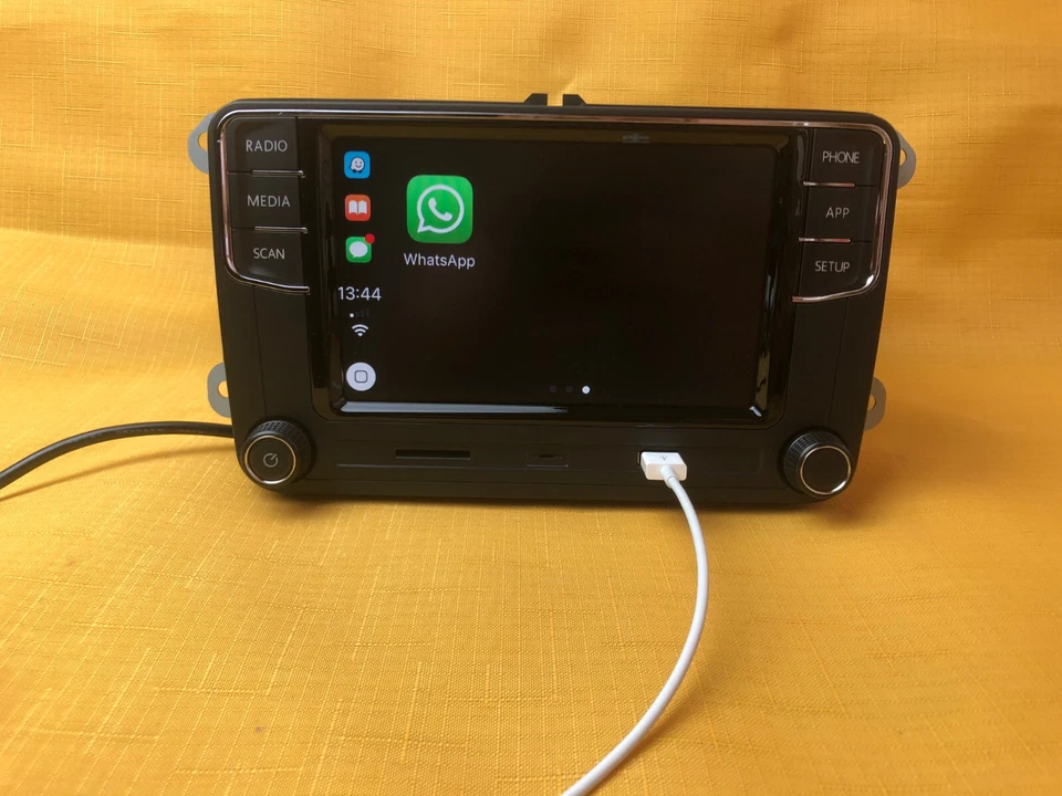 Volkswagen RCD 440 Pro Carplay Android Auto Navigation GPS Bluetooth Autoradio - Image 2 of 4