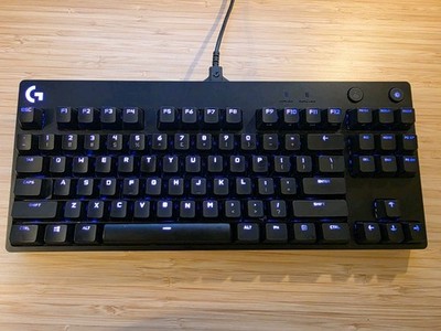 Logitech G Pro TKL Tenkeyless Gaming Mechanical Keyboard YU0039 GX Blue Clicky
