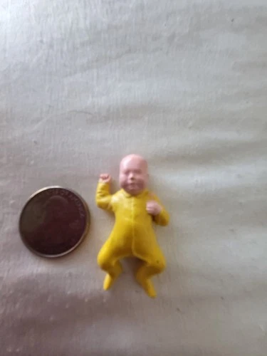 1978 Vintage Fisher-Price Ugly Yellow Baby Dollhouse Little People Toy 257