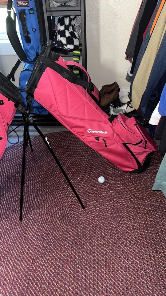 Bolsa de golf TaylorMade FlexTech Carry rosa con soporte Foto 2 de 3