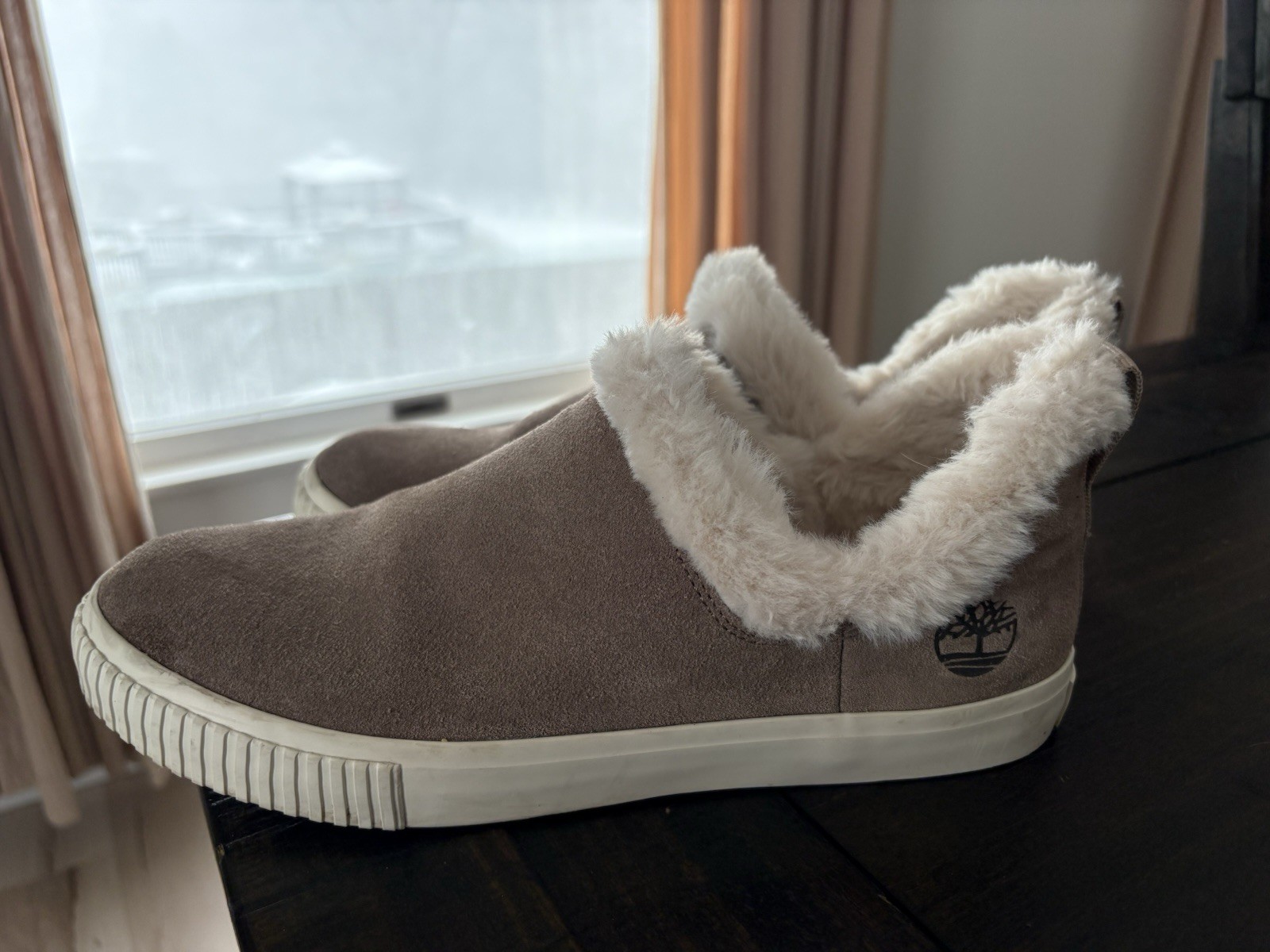 Women’s Timberland Faux Fur Lined Skyla Bay Taupe Color Slip On Size 8.5