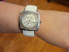 NWT 195 BCBG MAXAZRIA BG8229 Crystal Dial White Silicone Strap Ladies Watch