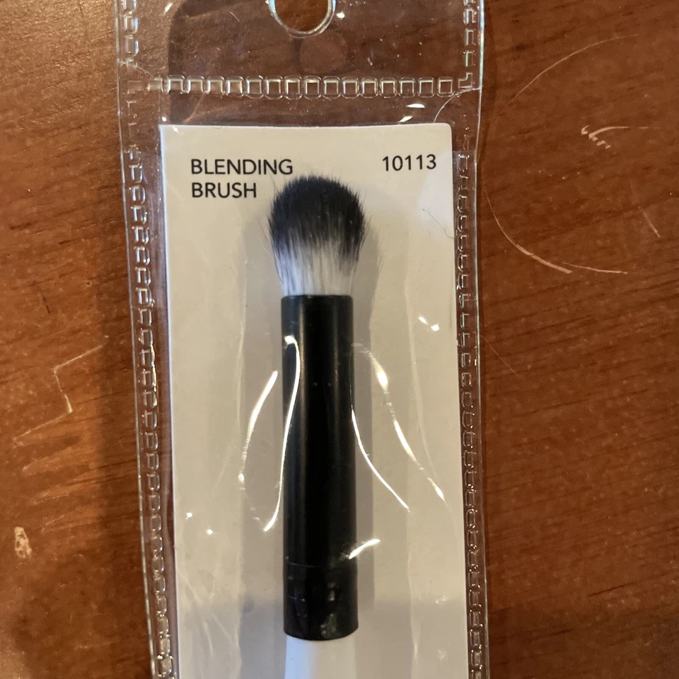CAI Beauty NYC Foundation Brushes 10115 & 10113 Crease & Blending - Image 4 of 4