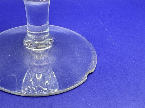 PAIR OF VICTORIAN ETCHED WINE GLASSES - Picture 8 of 8